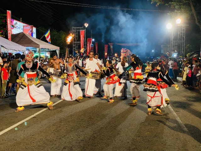 Dambadeniya Esala Perahera